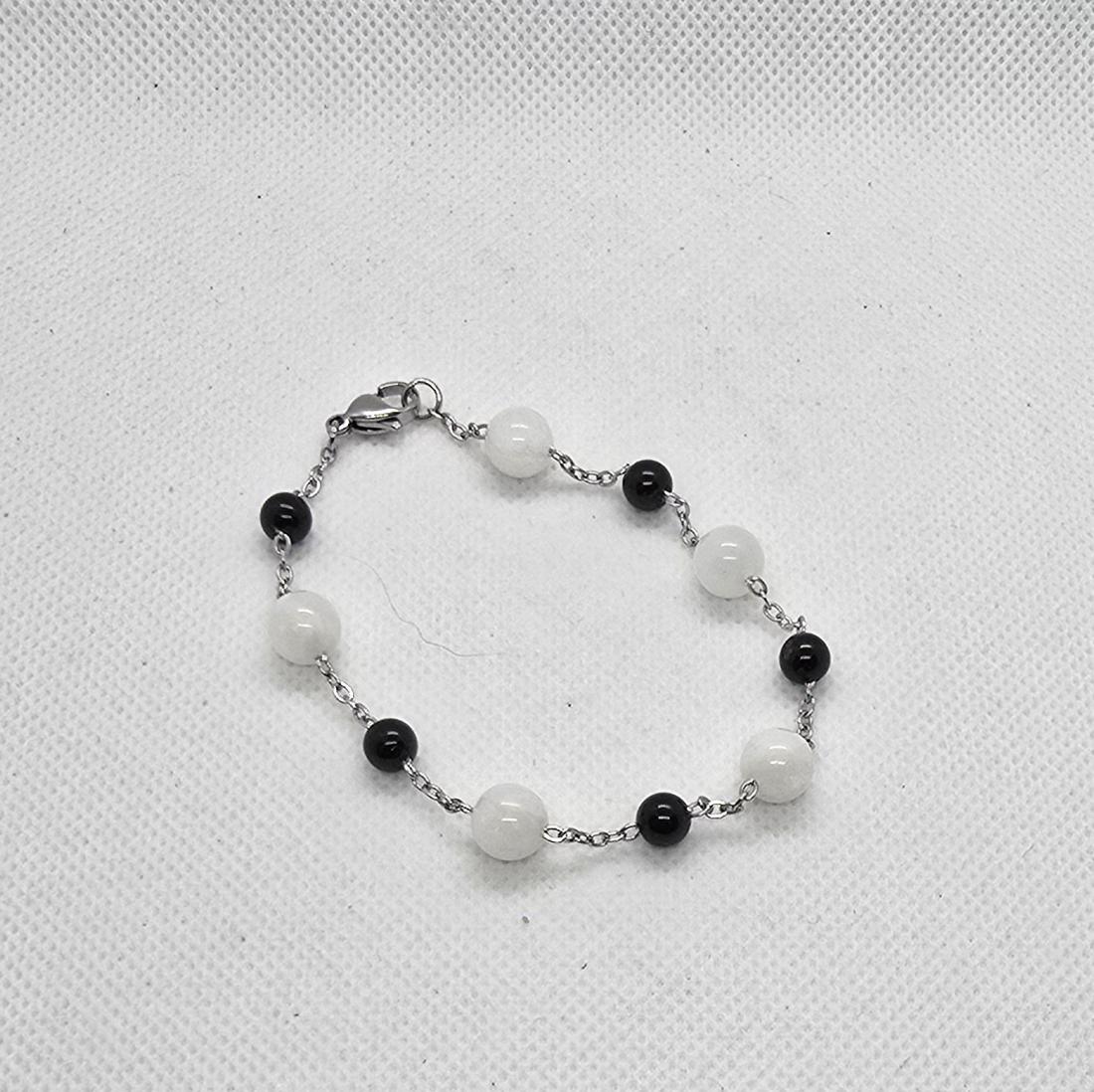 Bracelet en métal et perles