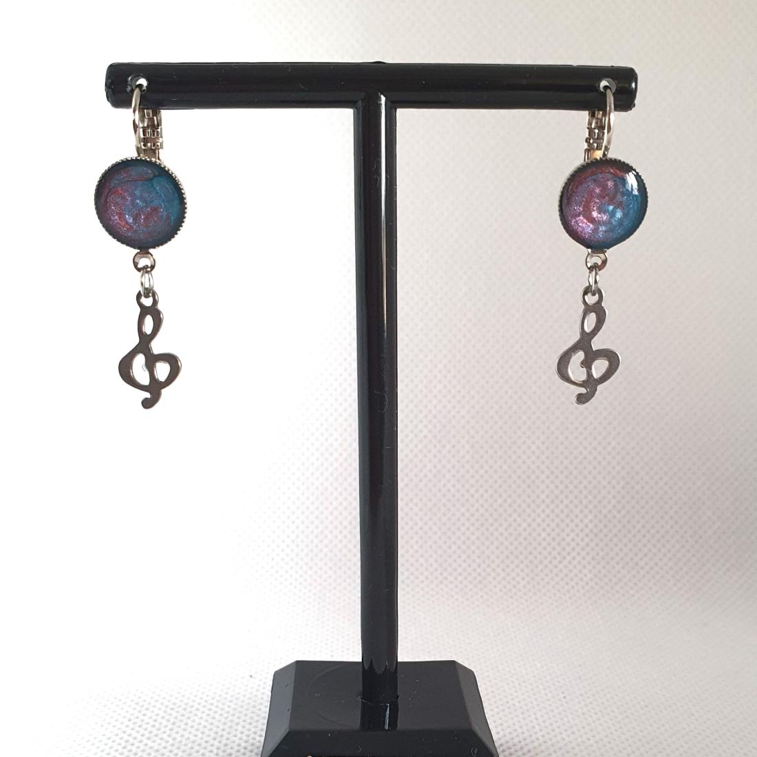 Boucles d'oreilles en résine et métal