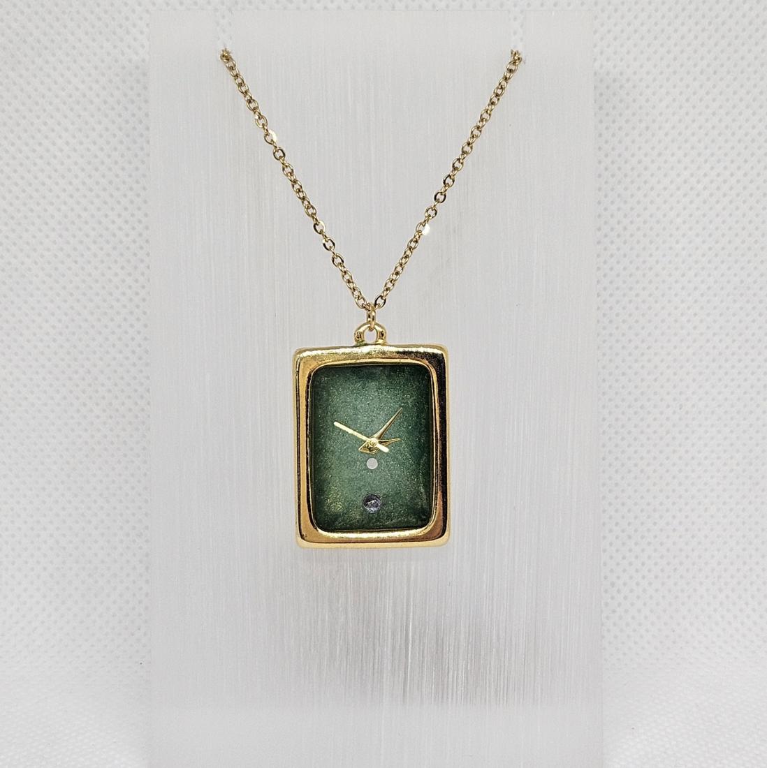 Pendentif breloques.