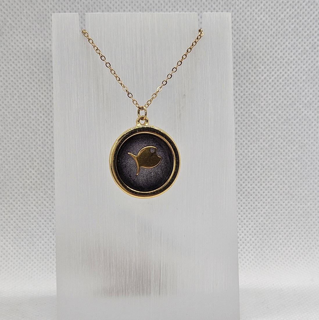 Pendentif breloques.
