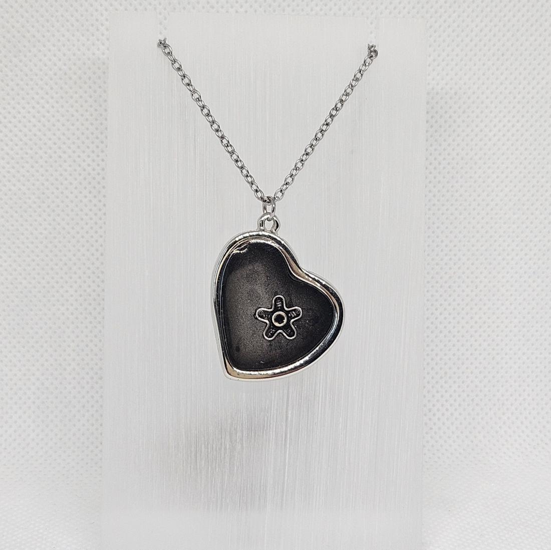 Pendentif breloques.