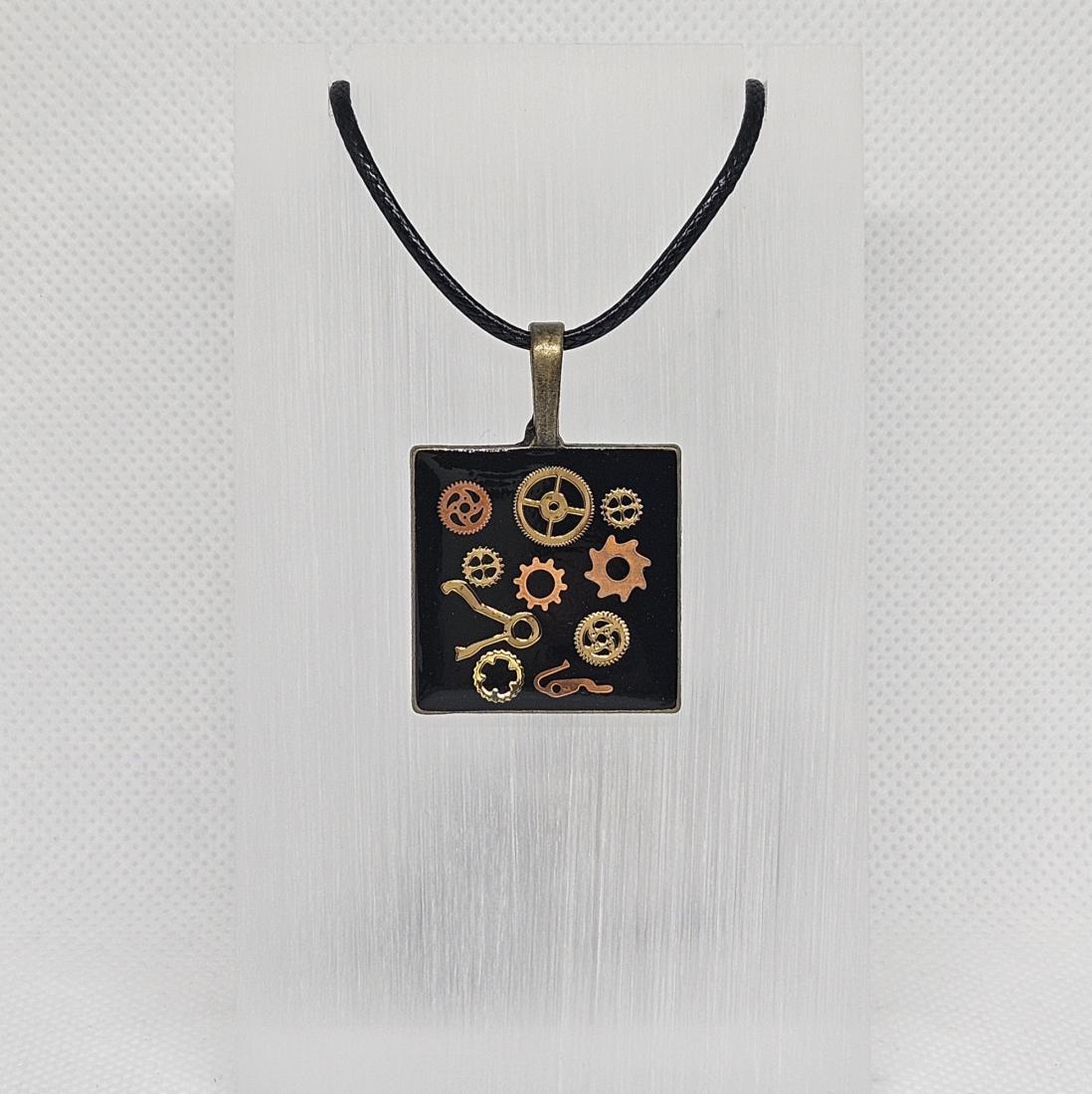 Pendentif breloques.